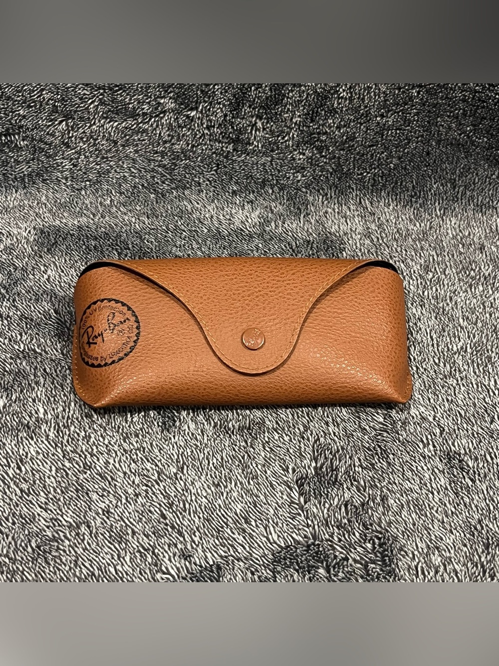 Ray-Ban tan leather sunglasses case ( CASE ONLY )
